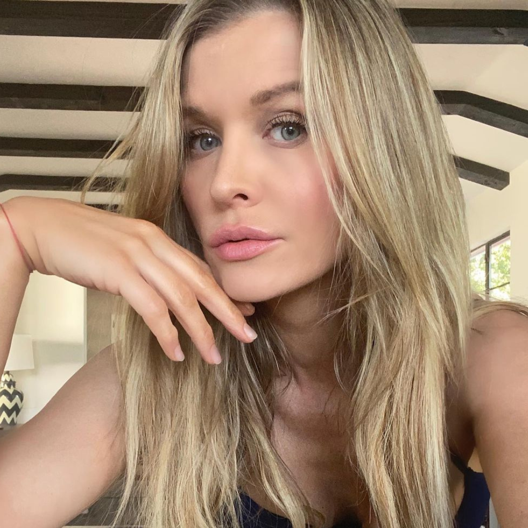 Znalazła idealną alternatywę dla sukienki na komunię. Fani oceniają Krupę: „10 na 10”